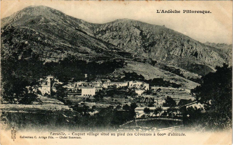 Carte postale ancienne Laviolle Coquet village situe au pied des Cevennes à Laviolle