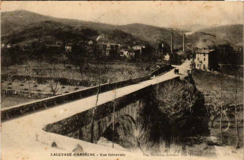 Carte postale ancienne Lalevade-d'Ardeche Vue générale à Lalevade-d'Ardèche