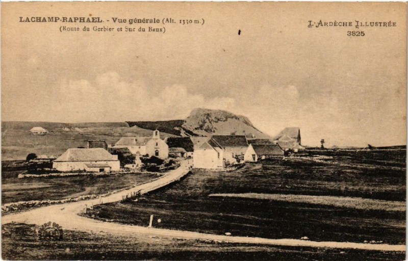 Carte postale ancienne Lachamp-Raphael Vue générale à Lachamp-Raphaël