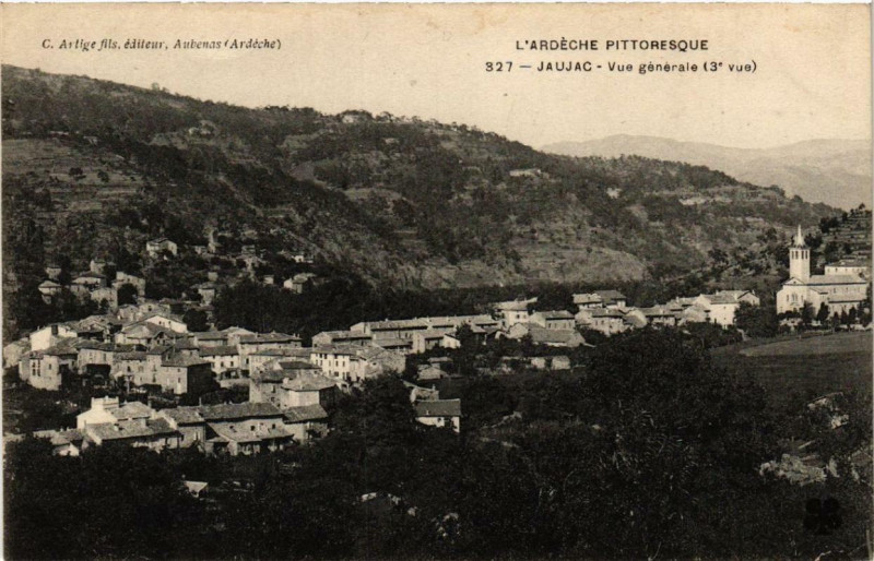 Carte postale ancienne Jaujac Vue générale à Jaujac
