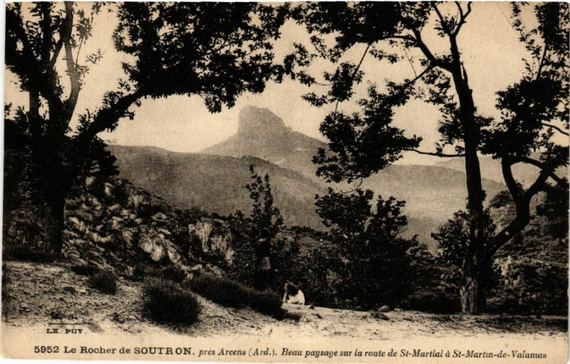 Carte postale ancienne Le Rocher de Soutron - prés Arcens à Rocher