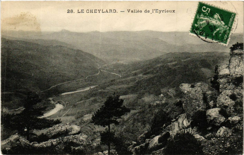 Carte postale ancienne Le Cheylard - Vallée de l'Eyrieux au Cheylard