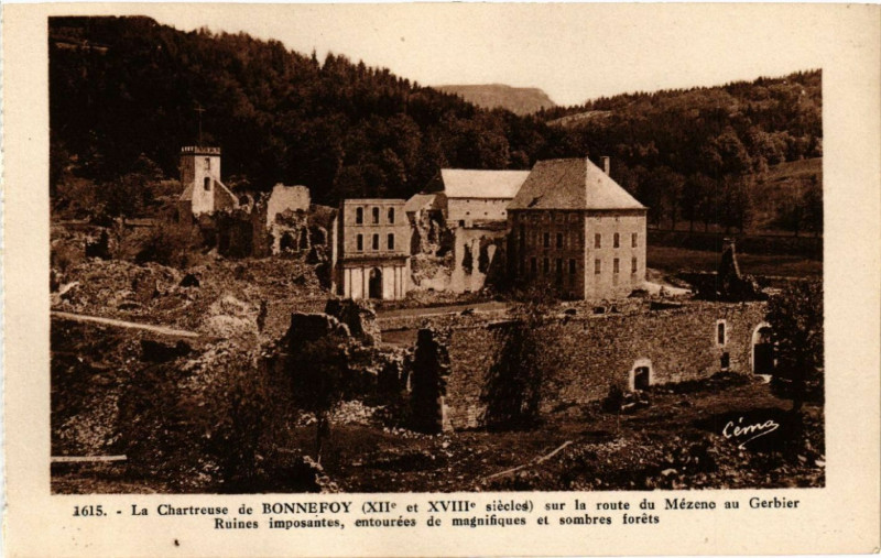 Carte postale ancienne La Chartreuse-de-Bonnefoy - sur la route du Mézenc au Gerbier