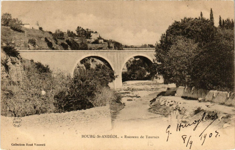Carte postale ancienne Bourg-Saint-Andeol - Ruisseau de Tournes à Bourg-Saint-Andéol