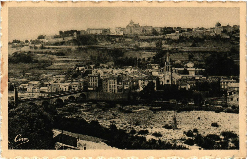 Carte postale ancienne Aubenas - Vue générale et Pont d'Aubenas à Aubenas