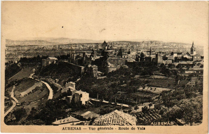 Carte postale ancienne Aubenas - Vue générale - Route de Vals à Aubenas