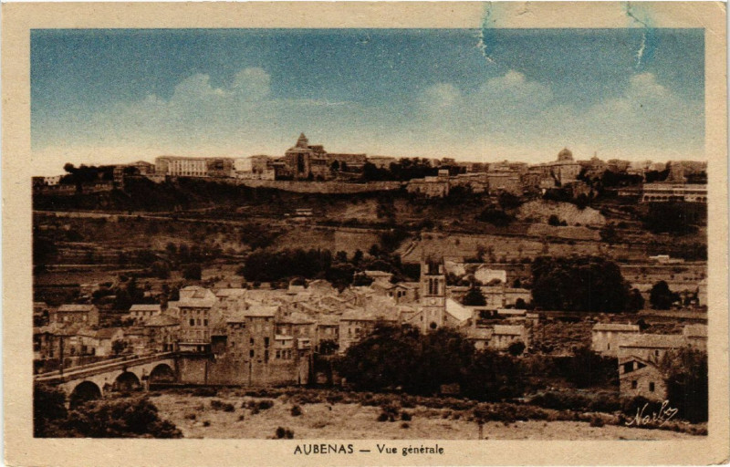 Carte postale ancienne Aubenas - Vue générale à Aubenas