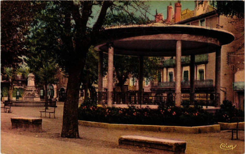 Carte postale ancienne Aubenas - Le Kiosque à Aubenas