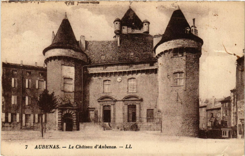 Carte postale ancienne Aubenas - Le Chateau d'Aubenas à Aubenas