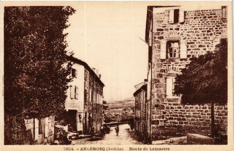 Carte postale ancienne Arlebosc - Route de Lamastre à Arlebosc