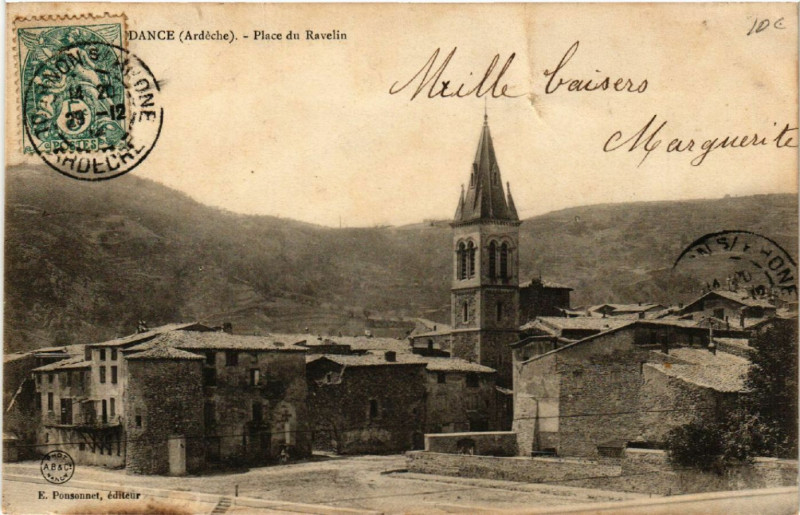 Carte postale ancienne Ardeche - Place du Ravelin