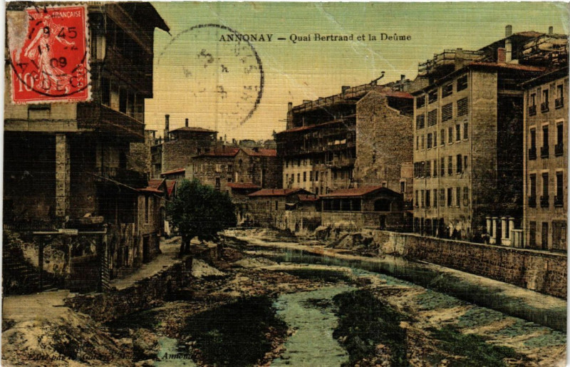 Carte postale ancienne Annonay - Quai Bertrand et la Deume à Annonay