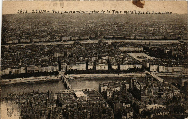 Carte postale ancienne Lyon Vue panoramique prise de Fourviére