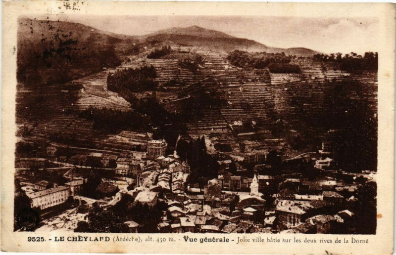 Carte postale ancienne Le Cheylard - Jolie ville batie sur les deux rives de la Dorne au Cheylard