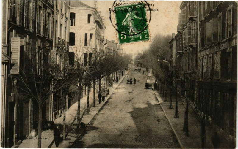 Carte postale ancienne Annonay - Boulevard de la Republique à Annonay