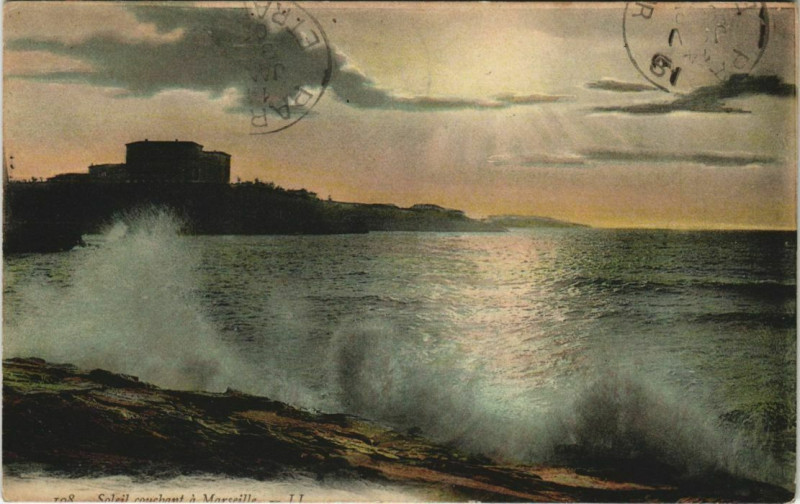 Carte postale ancienne Soleil couchant á Marseille à Marseille