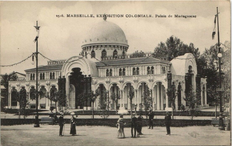 Carte postale ancienne Marseille Expo 2516 Palais de Madagascar à Marseille