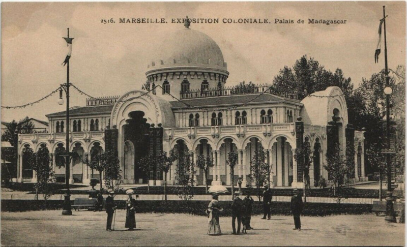 Carte postale ancienne Marseille Expo 2516 Palais de Madagascar à Marseille