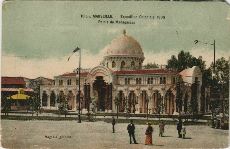 Carte postale ancienne Marseille Expo 1906 Palais de Madagascar à Marseille