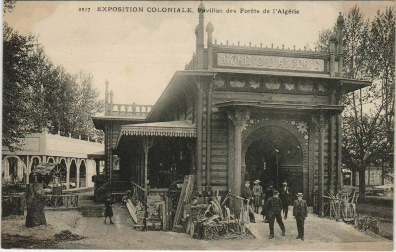 Carte postale ancienne Marseille Expo Pavillon des Forets d'Algérie à Marseille