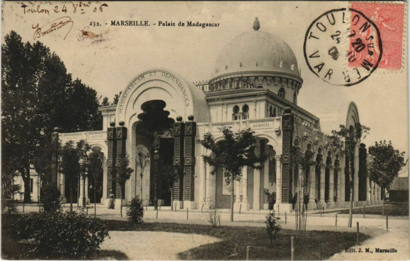 Carte postale ancienne Marseille Expo 232 Palais de Madagascar à Marseille