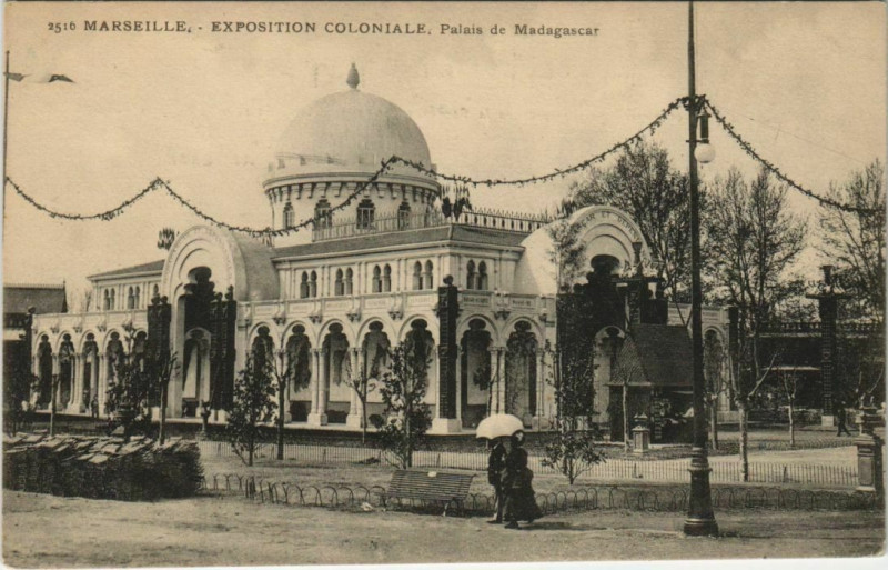 Carte postale ancienne Marseille Expo 2516 Palais de Madagascar à Marseille
