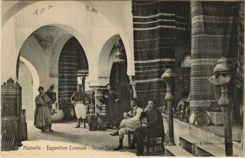 Carte postale ancienne Marseille Expo 40 Bazar Tunisien à Marseille