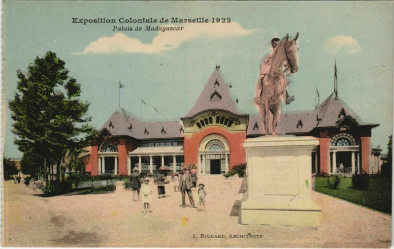 Carte postale ancienne Marseille Expo 1922 Palais de Madagascar à Marseille