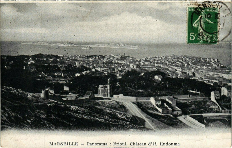 Carte postale ancienne Marseille - Panorama: Frioul, Chateau d'If à Marseille