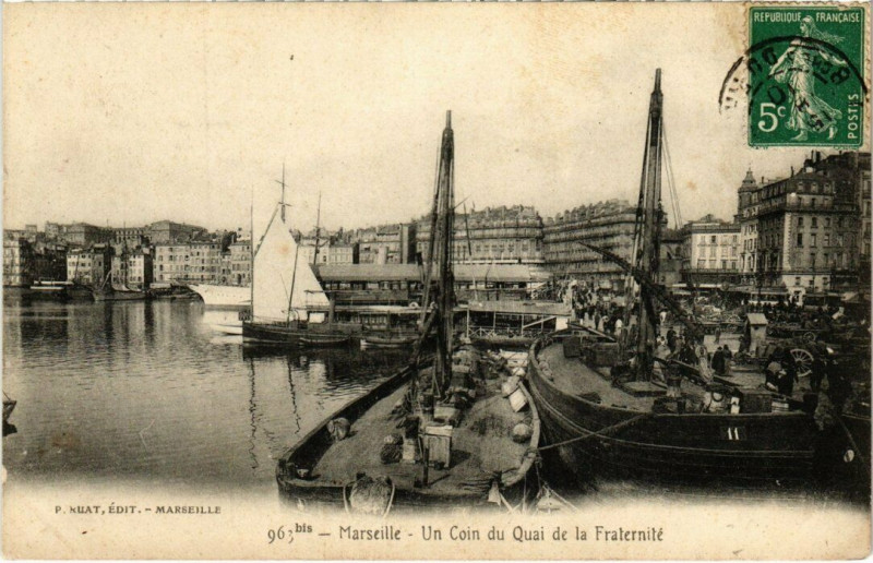 Carte postale ancienne Marseille - Un Coin du Quai de la Fraternite à Marseille