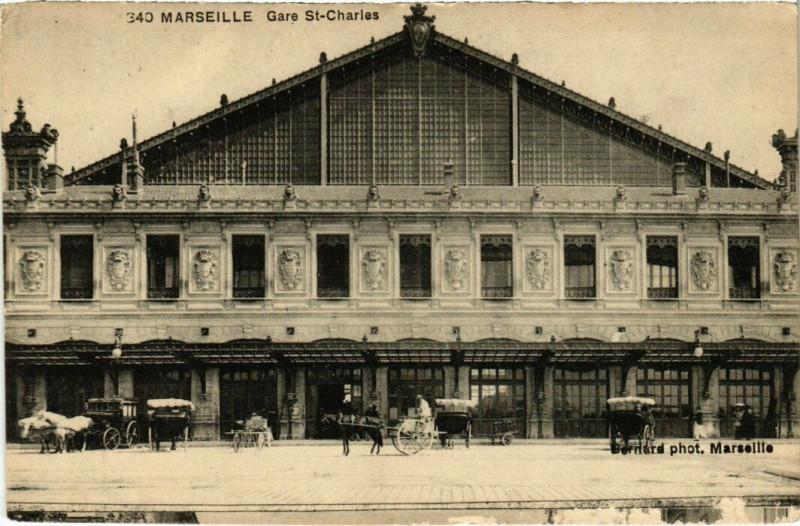 Carte postale ancienne Marseille - Gare Saint-Charles à Marseille