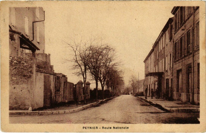Carte postale ancienne Marseille - Peynier - Route Nationale à Marseille