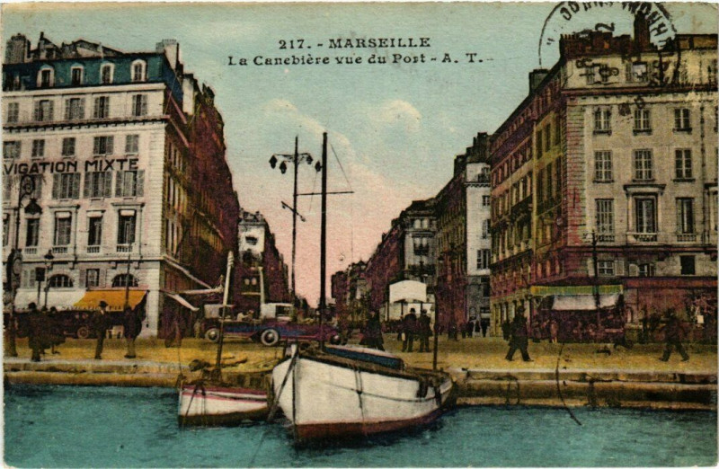 Carte postale ancienne Marseille - La Canebiere vue du Port à Marseille