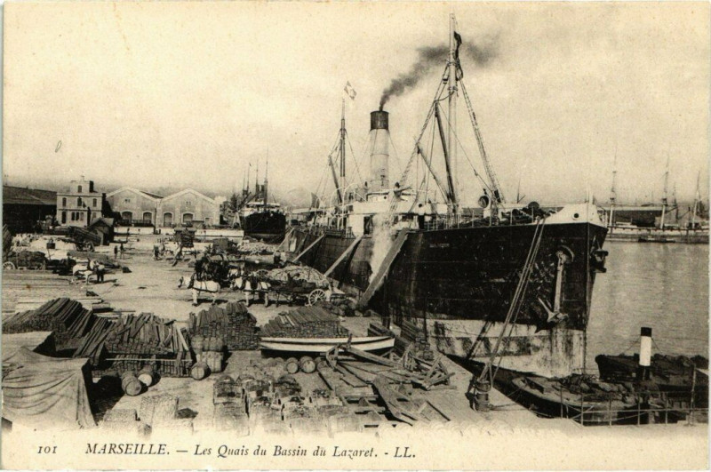 Carte postale ancienne Marseille - Les Quais du Bassin du Lazaret à Marseille