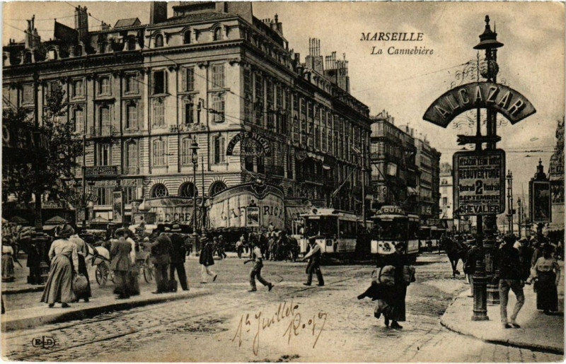 Carte postale ancienne Marseille - La Cannebiere à Marseille