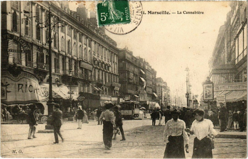 Carte postale ancienne Marseille - La Cannebiere à Marseille
