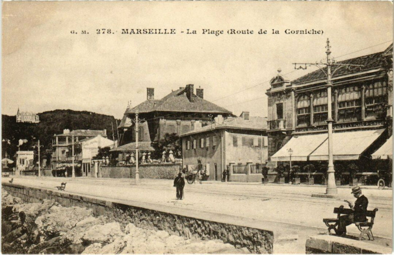 Carte postale ancienne Marseille - La Plage (Route de la Corncihe) à Marseille