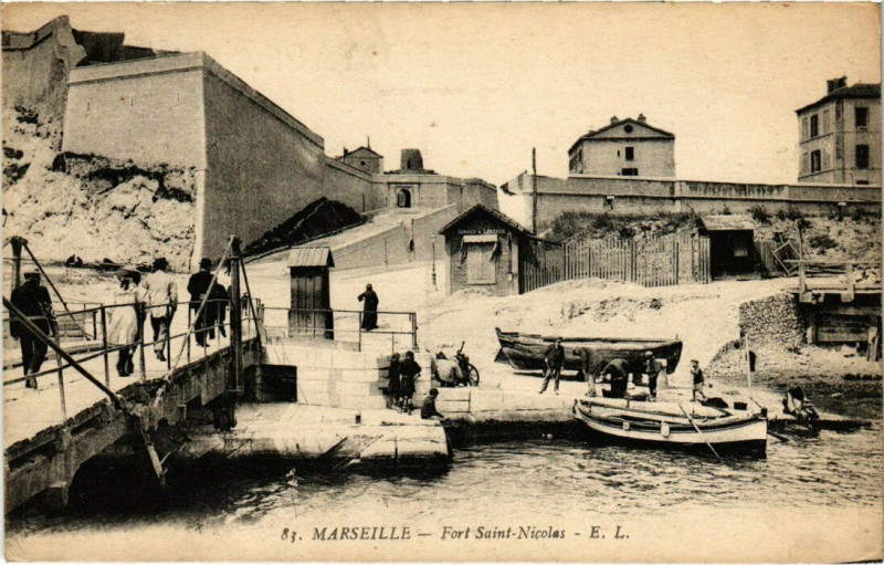 Carte postale ancienne Marseille - Fort Saint-Nicolas à Marseille