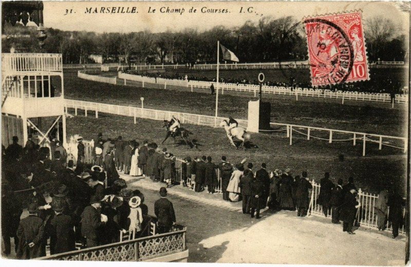Carte postale ancienne Marseille - Le Champ de Courses à Marseille