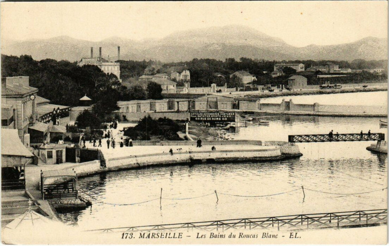 Carte postale ancienne Marseille - Les Bains du Roucas Blanc à Marseille