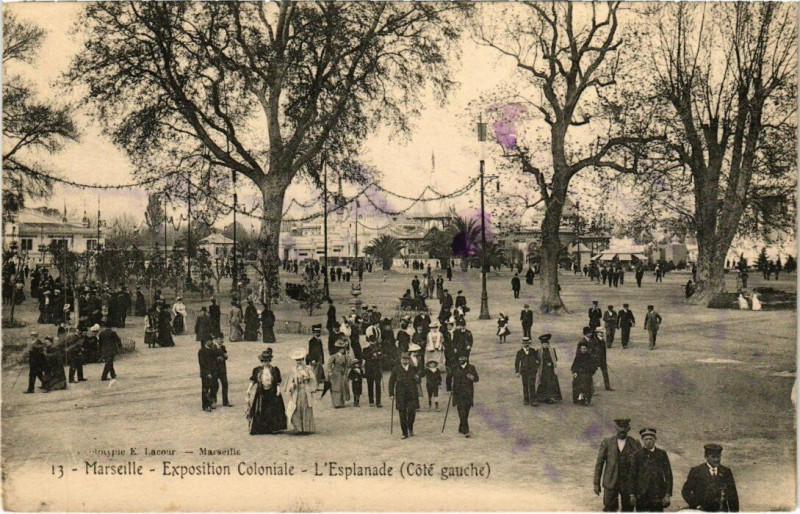 Carte postale ancienne Marseille - Expo Coloniale L'Esplanade à Marseille