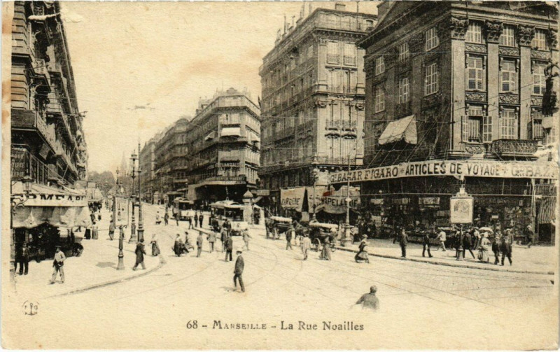 Carte postale ancienne Marseille La Rue Noailles à Marseille