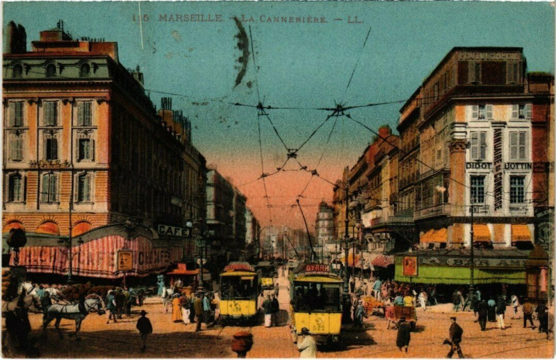 Carte postale ancienne Marseille La Cannebiere à Marseille