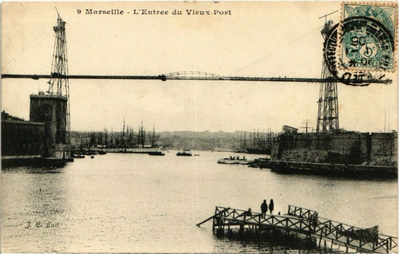 Carte postale ancienne Marseille L'Entree du Vieux-Port à Marseille