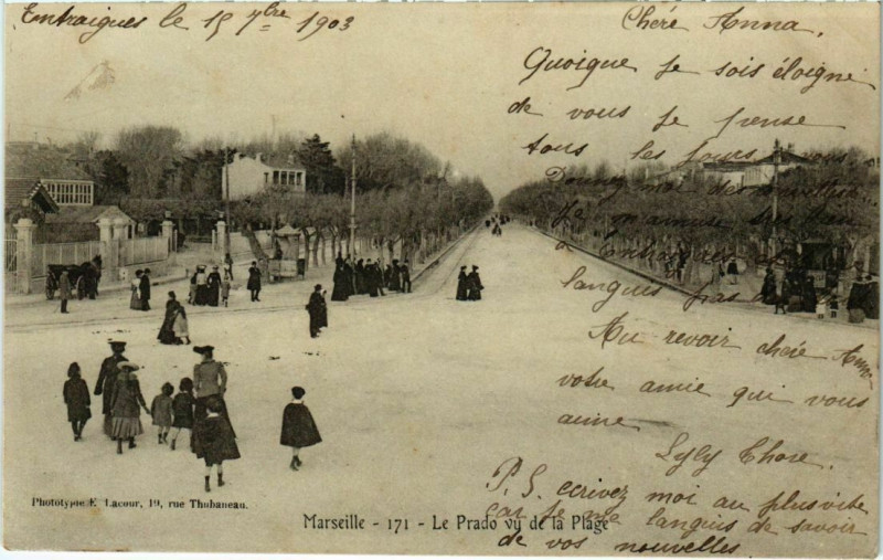 Carte postale ancienne Marseille Le Prado vu de la Plage à Marseille
