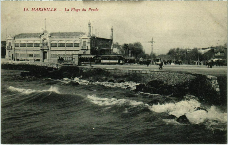 Carte postale ancienne Marseille La Plage du Prado à Marseille