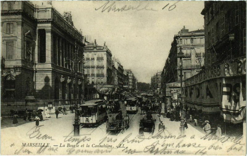 Carte postale ancienne Marseille La Bourse et la Cannebiere à Marseille
