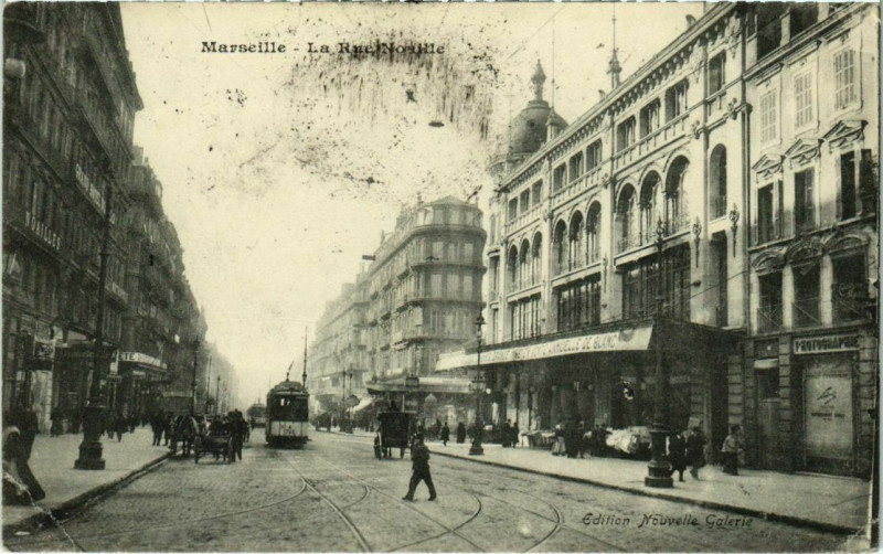 Carte postale ancienne Marseille La Rue Noailles à Marseille