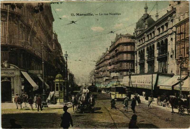 Carte postale ancienne Marseille La Rue Noailles à Marseille