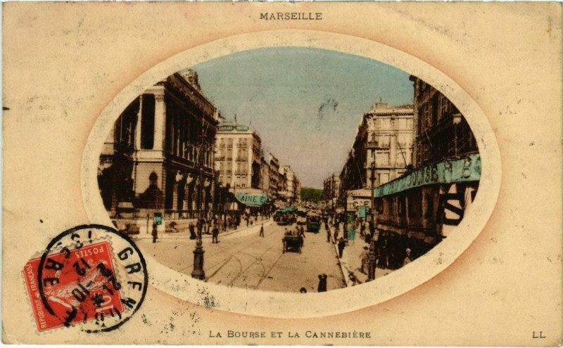 Carte postale ancienne Marseille La Bourse et la Cannebiere à Marseille